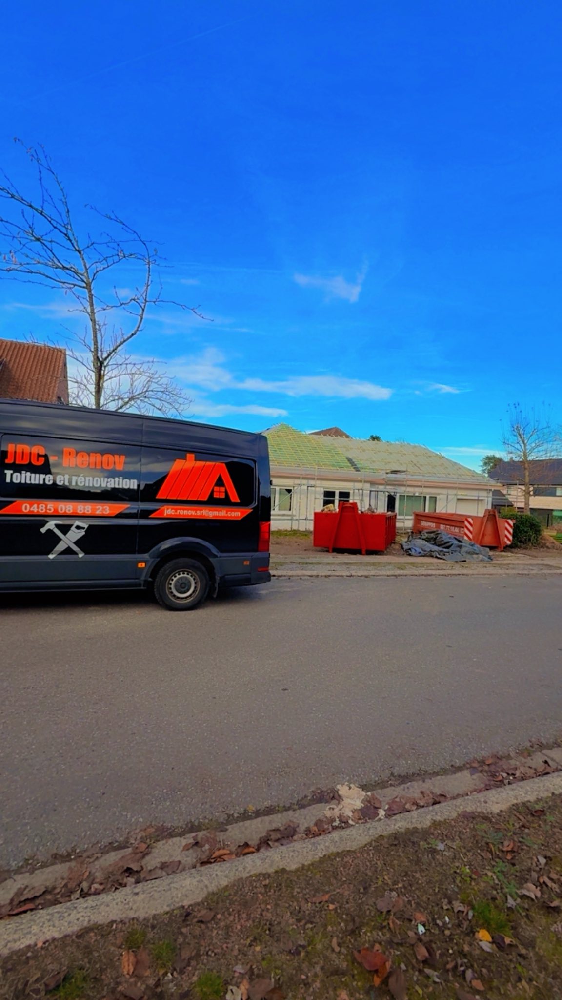 Camionnette JDC Renov sur chantier